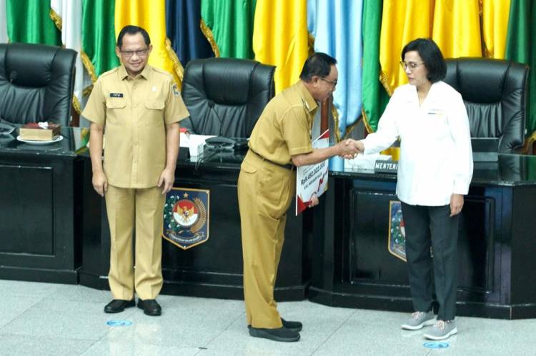 PEMKAB INHIL RAIH PENGHARGAAN INSENTIF FISKAL KINERJA TAHUN BERJALAN DARI PEMERINTAH PUSAT 