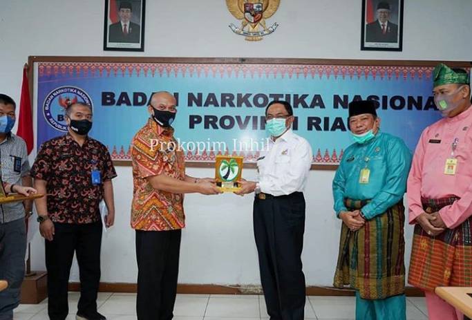 Bupati Kabupaten Indragiri Hilir HM Wardan Kunjungi BNNP Riau