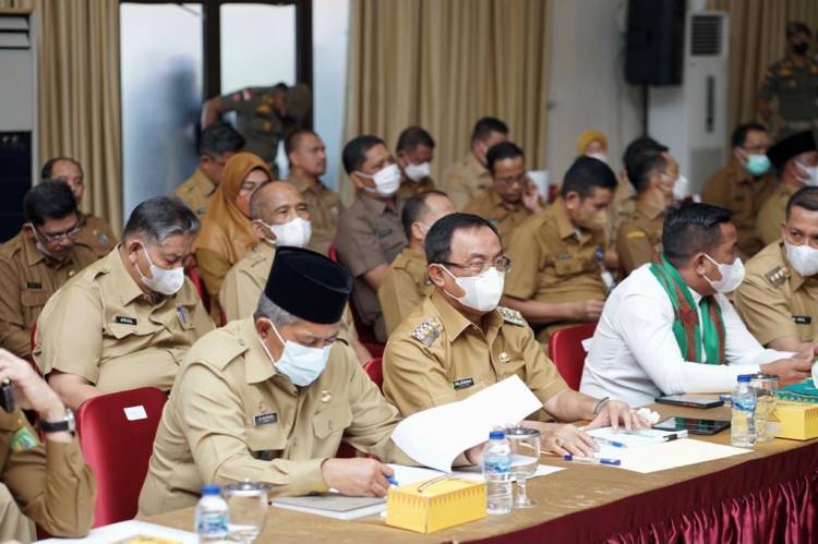 Raih Nilai Diatas Rata-rata Nasional Tahun 2021, Pemkab Inhil Terima Piagam Apresiasi MCP dan SPI dari KPK