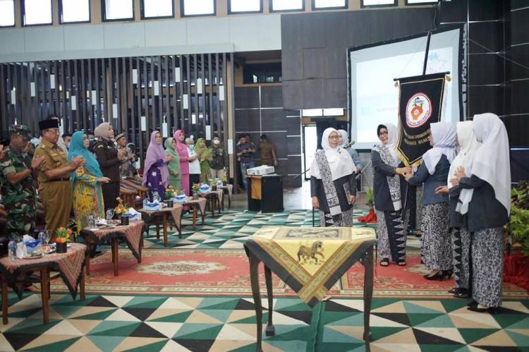 Hadiri HUT IBI ke-71, Bupati Berharap IBI Lebih Berperan dalam Menekan Angka Stunting di Inhil