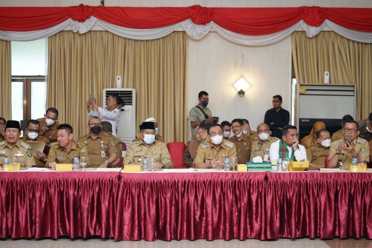 Raih Nilai Diatas Rata-rata Nasional Tahun 2021, Pemkab Inhil Terima Piagam Apresiasi MCP dan SPI dari KPK