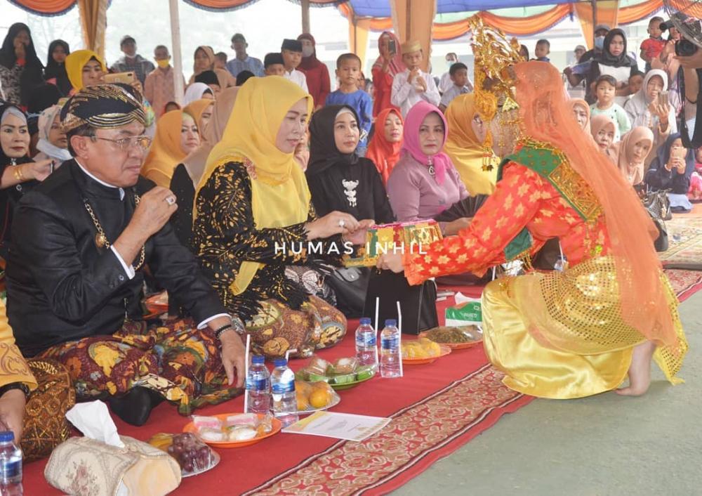 Bupati Indrgiri Hilir HM Wardan Hadiri Grebek Suro dan Kirab Budaya