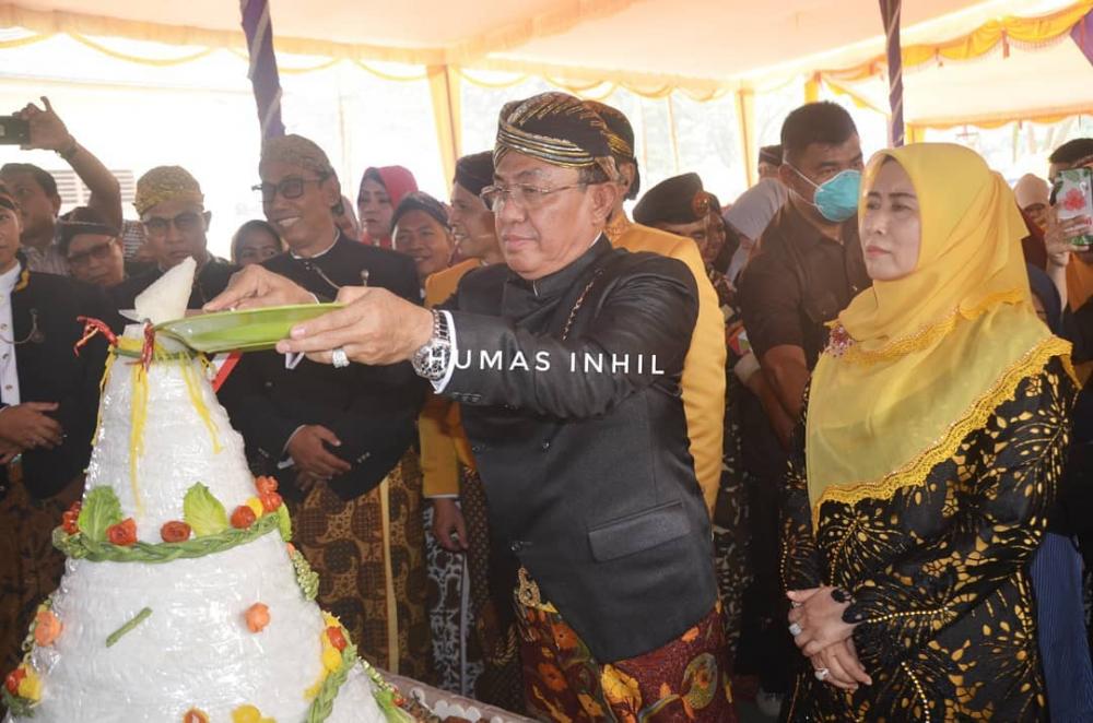 Bupati Indrgiri Hilir HM Wardan Hadiri Grebek Suro dan Kirab Budaya