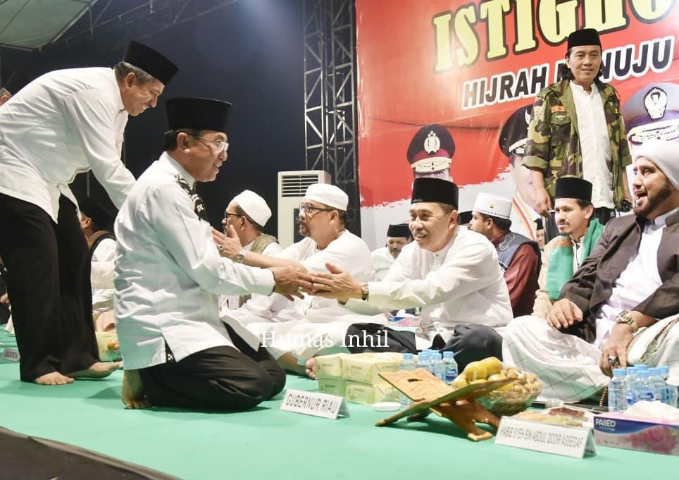BUPATI INDRAGIRI HILIR HM WARDAN IKUTI SHOLAT ISTIGHOSAH KEBANGSAAN DI PEKAN BARU