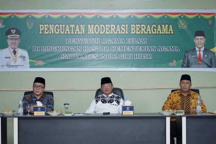 Bupati HM. Wardan Buka Kegiatan Penguatan Moderasi Beragama bagi Penyuluh Agama di Kemenag Inhil