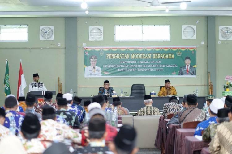 Bupati HM. Wardan Buka Kegiatan Penguatan Moderasi Beragama bagi Penyuluh Agama di Kemenag Inhil