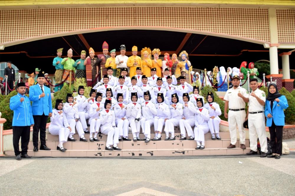 Bupati Indragiri Hilir HM Wardan Pembina Upacara Pada Hari Sumpah Pemuda Ke - 91