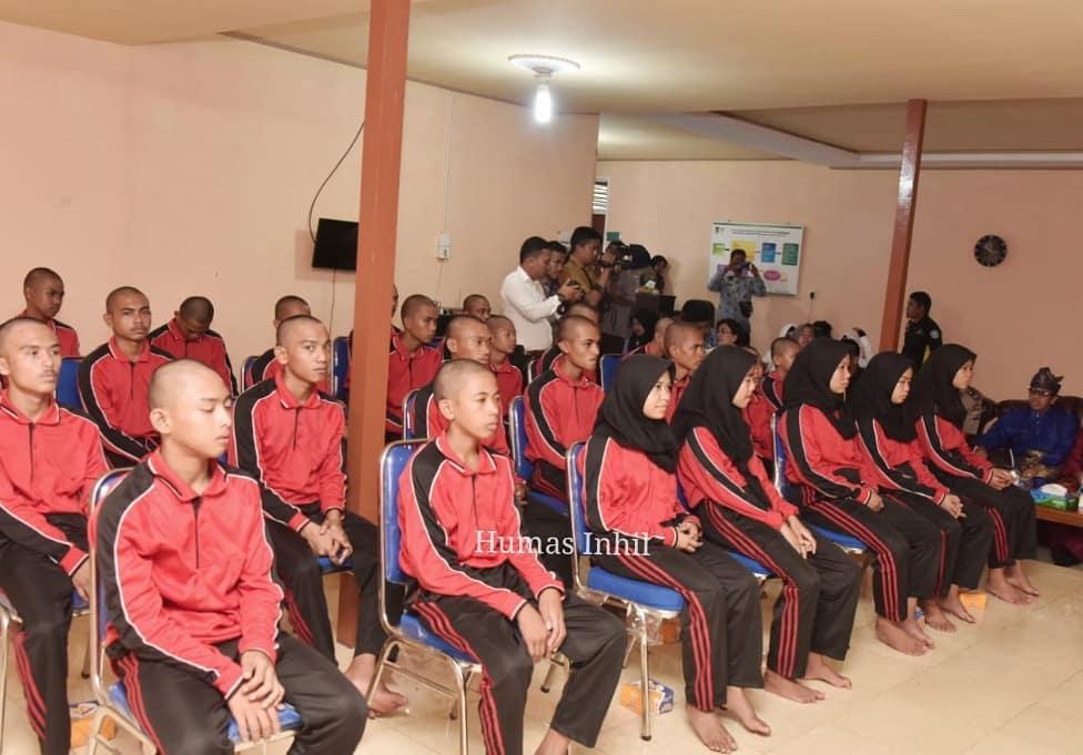 Bupati Inhil Membuka Pembinaan Anak Remaja Pengguna Lem dan Obat Oplosan