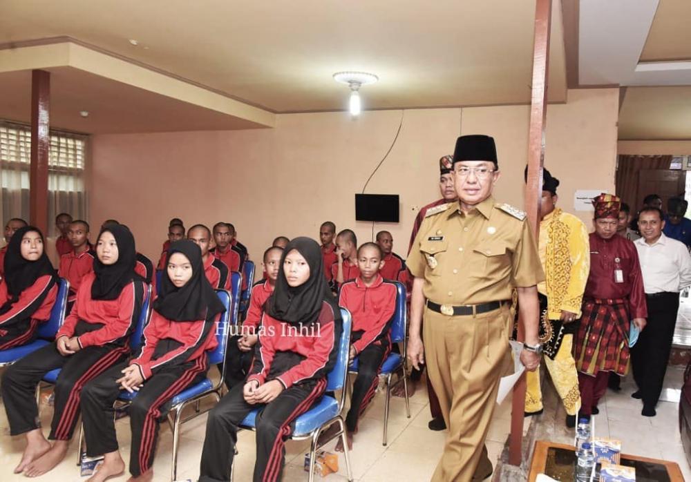 Bupati Inhil Membuka Pembinaan Anak Remaja Pengguna Lem dan Obat Oplosan