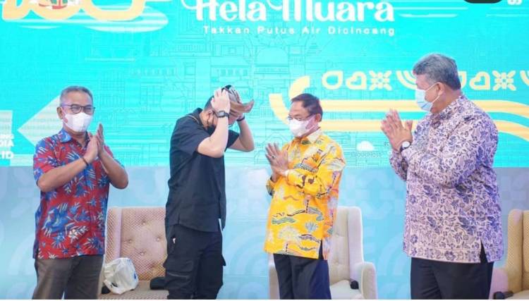 Bupati Inhil HM.Wardan Perkenalkan Potensi Kelapa pada acara ICCCF TH 2021