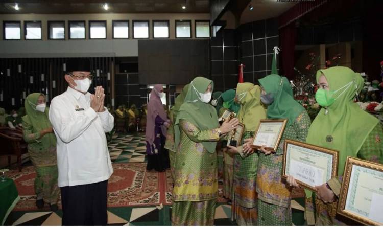 Bupati Inhil Hadiri Peringatan Harlah Muslimat NU ke 75