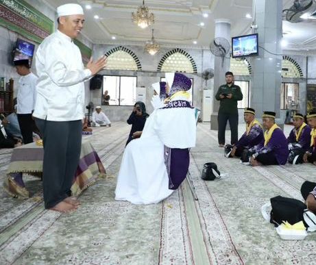 Pj Bupati Inhil Herman Lepas Keberangkatan Jemaah Haji Kabupaten Indragiri Hilir
