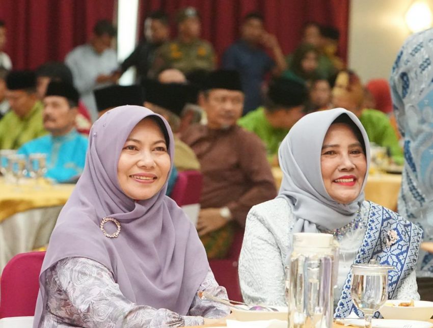 Pj.Bupati Herman Yang didampingi Istri Hadiri Ramah Tamah Bersama PJ Gubri SF Hariyanto
