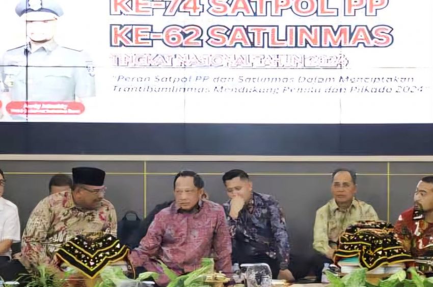 Pj Bupati Inhil Herman Menghadiri Makan Bajamba Di Provinsi Sumatera Barat