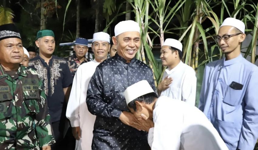 Pj Bupati Herman Hadiri Haul Syekh Abdurrahman Siddiq di Ponpes Daarul Ishlah Mumpa