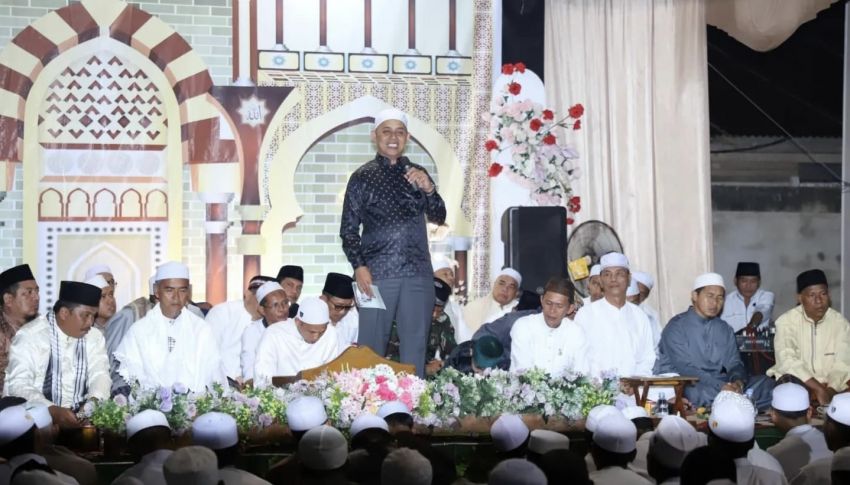 Pj Bupati Herman Hadiri Haul Syekh Abdurrahman Siddiq di Ponpes Daarul Ishlah Mumpa