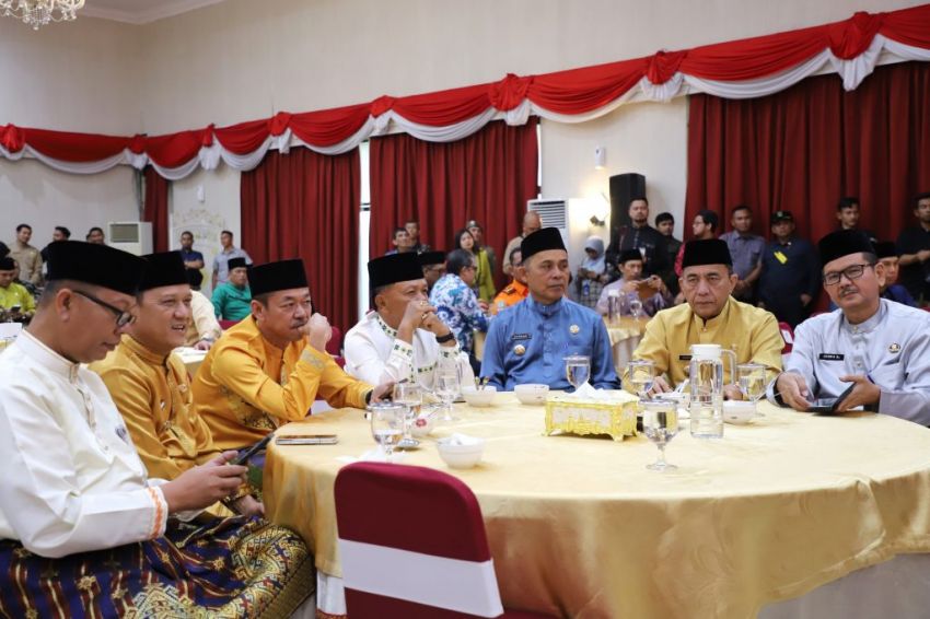 Pj.Bupati Herman Yang didampingi Istri Hadiri Ramah Tamah Bersama PJ Gubri SF Hariyanto