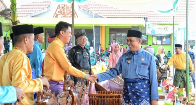 Pj Bupati Herman Lepas Pawai Ta'aruf dan Buka Stand Bazar MTQ Ke 28