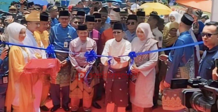 Kunjungan Gubri Beserta Rombongan di Stand Bazar Inhil Disambut Oleh Pj Bupati didampingi Pj.Ketua TP PKK Inhil