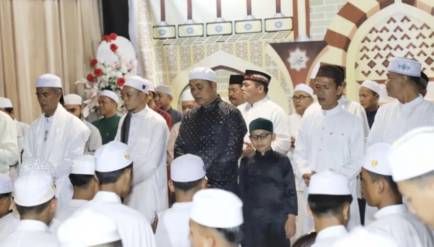 Pj Bupati Herman Hadiri Haul Syekh Abdurrahman Siddiq di Ponpes Daarul Ishlah Mumpa