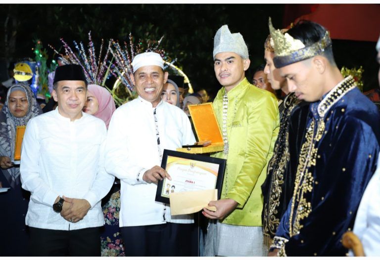Festival Pengantin Sahur Pj Bupati Inhil Herman Atas Nama Pemkab Memberikan Apreseasi Pada Masyarakat Desa Pulau Palas