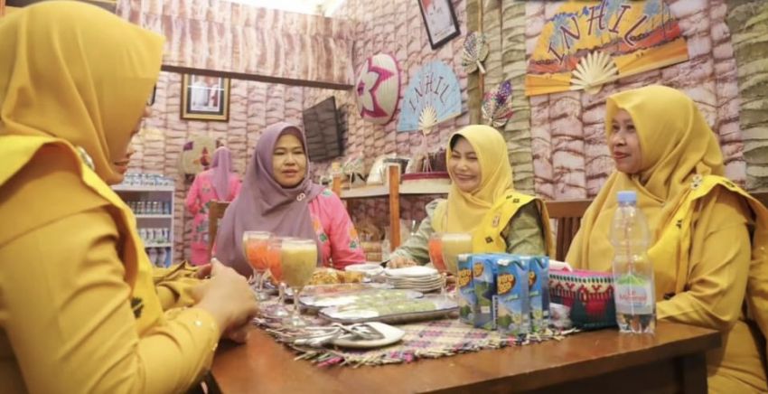 Kunjungan Gubri Beserta Rombongan di Stand Bazar Inhil Disambut Oleh Pj Bupati didampingi Pj.Ketua TP PKK Inhil