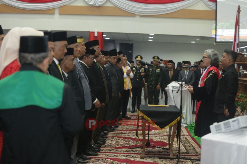 Pelantikan Anggota DPRD Inhil Masa Jabatan 2024 - 2029, Iwan Taruna Ditunjuk Jadi Ketua Sementara.
