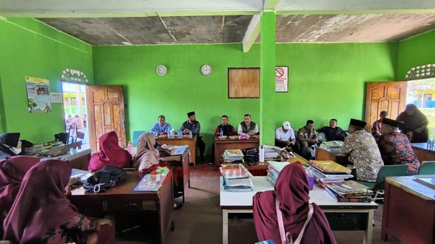 Tindak Lanjuti Kasus KLB Malaria di Desa Kuala Selat, Pj Bupati H Erisman Yahya Turun Langsung