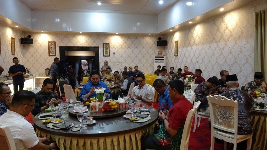 Pj Bupati Inhil H.Erisman Yahya Jamu Makan Malam Kapolda Riau