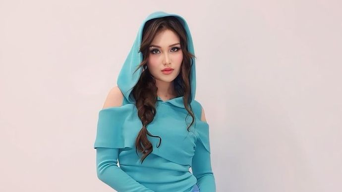 7 Artis Janda Terseksi yang Bikin Kaum Pria Greget, dari Sophia Latjuba hingga Celine