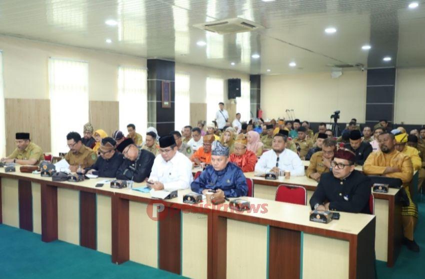 Pj Bupati Inhil Erisman Yahya Rapat strategi kebijakan untuk menghadapi akhir Tahun 2024