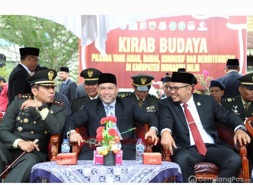 Pj Bupati Inhil Erisman Yahya Yang Diwakili Staf Ahli Bupati Bidang Kemasyarakatan dan Sumber Daya Manusia H. Muammar Gaddafi  Hadiri Uoacara Hari Kesaktian Panca Sila