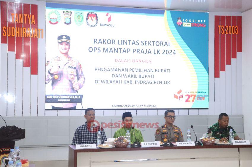 Penjabat (Pj) Bupati Inhil, H. Erisman Yahya menghadiri Rapat Koordinasi (Rakor) Lintas Sektoral Operasi Mantap Praja Lancang Kuning 2024