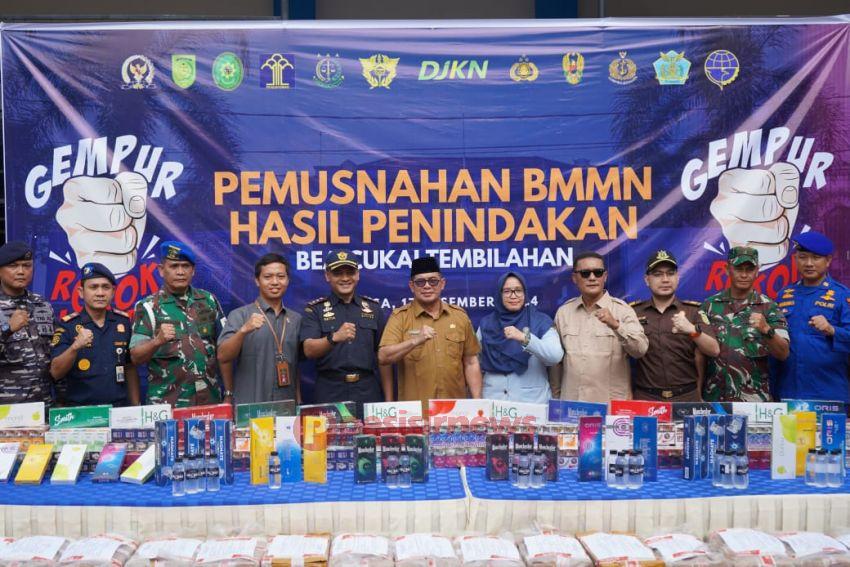 Pj Bupati Indragiri Hilir Yang Diwakili Kaban Kesbangpol Hadiri Pemusnahan Barang Milik Negara Di Bea Cukai Tembilahan