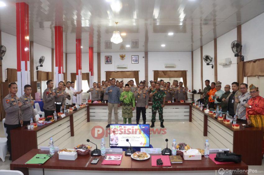Penjabat (Pj) Bupati Inhil, H. Erisman Yahya menghadiri Rapat Koordinasi (Rakor) Lintas Sektoral Operasi Mantap Praja Lancang Kuning 2024