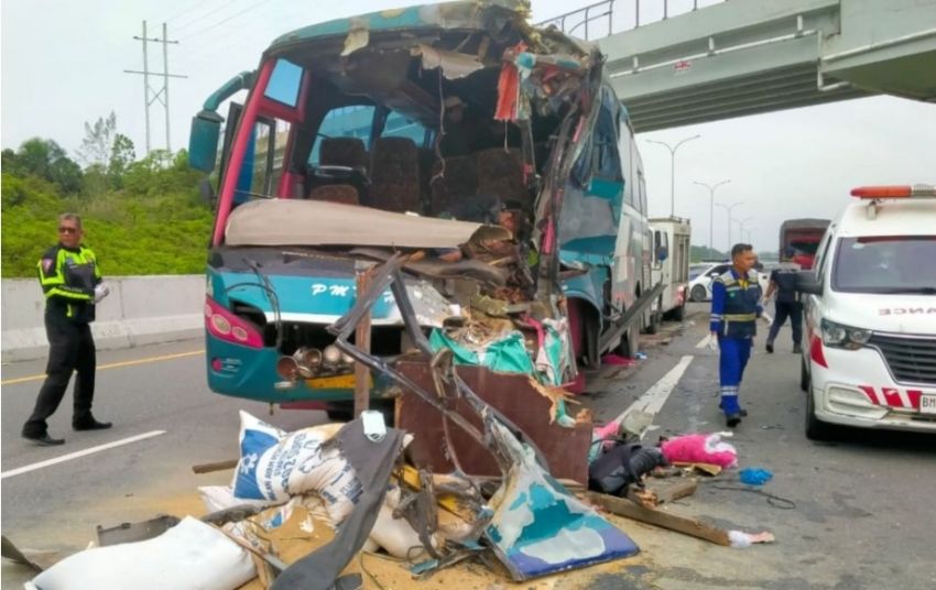 Kecelakaan Maut Tol Pekan Baru Dumai Satu Orang Meninggal Sopir Melarikan Diri