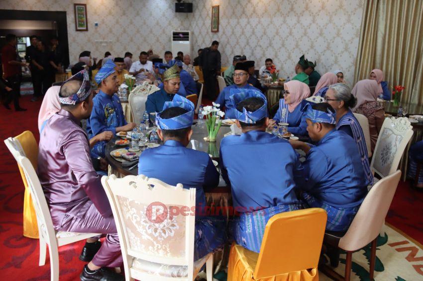 Bupati Indragiri Hilir Herman Sambut Kedatangan Gubernur Riau Dalam Rangka Milad Inhil Ke 60