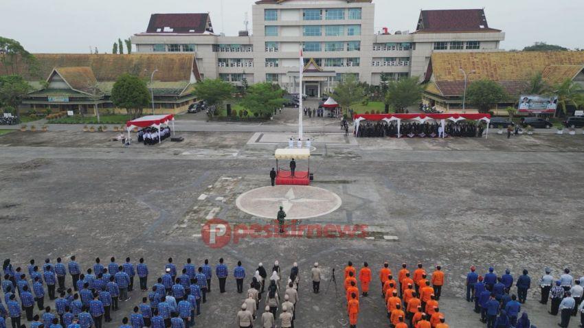 Bupati Inhil H. Herman Pimpin Upacara Hari Lahir Pancasila 2025 di Halaman Kantor Bupati