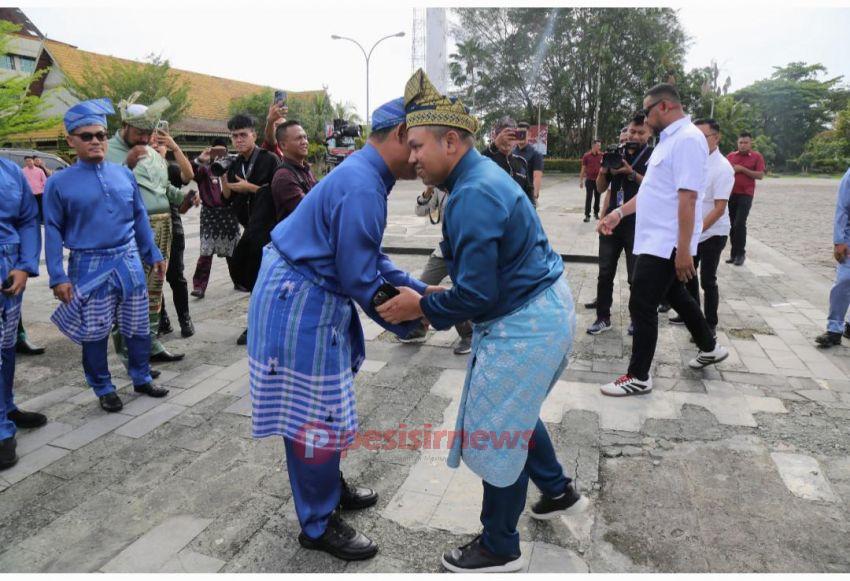 Bupati Indragiri Hilir Herman Sambut Kedatangan Gubernur Riau Dalam Rangka Milad Inhil Ke 60