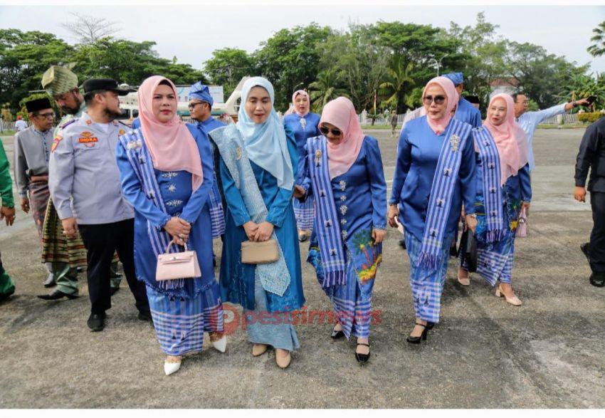 Bupati Indragiri Hilir Herman Sambut Kedatangan Gubernur Riau Dalam Rangka Milad Inhil Ke 60
