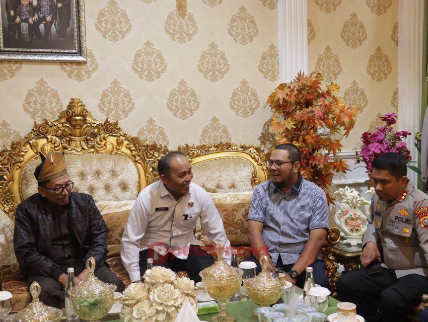 Kajati Riau Lakukan Kunker, Disambut Hangat Bupati Inhil di Kediaman Dinas