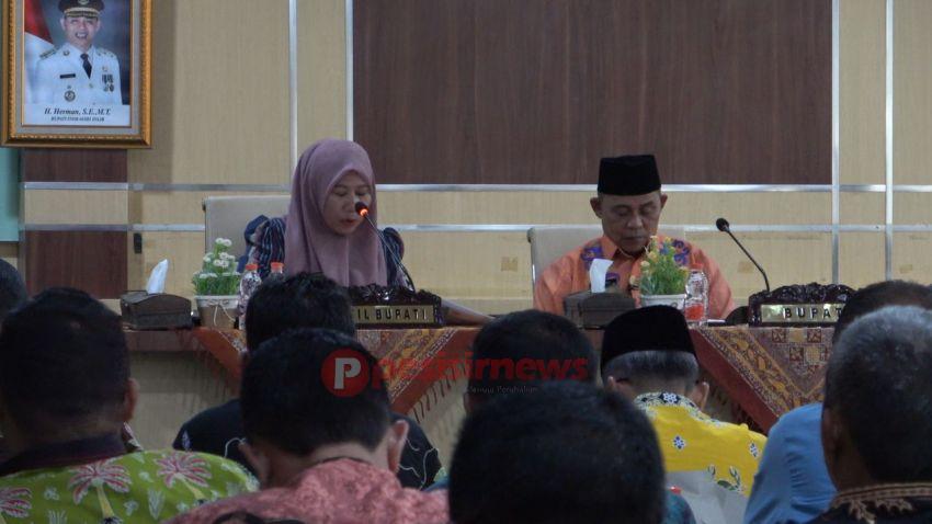 Bupati Indragiri Hilir Hadiri Rapat Evaluasi Fisik Dan Keuangan Bersama Jajaran Pemkab Inhil