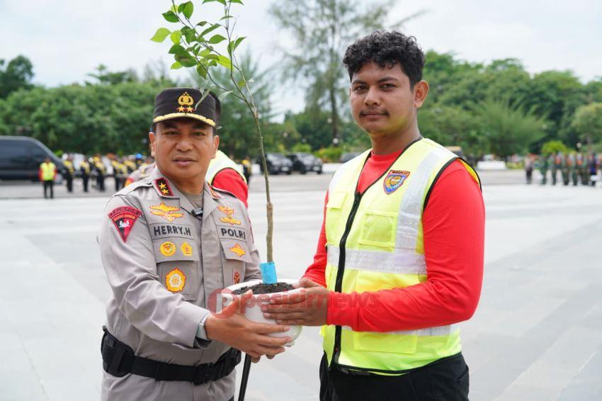 Kapolda Riau Pimpin Apel Satkamling di Dumai