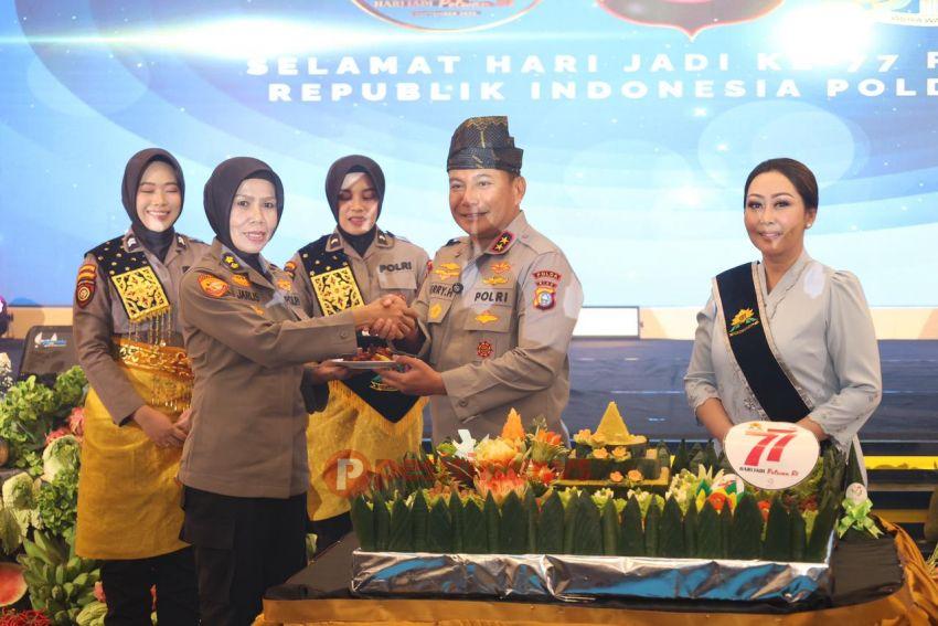 Pesan Kapolda Riau Momen Syukuran Hari Jadi Polwan 2025