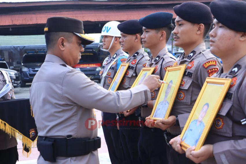 Polres Indragiri Hilir Gelar Upacara PTDH, Tujuh Personel Resmi Diberhentikan