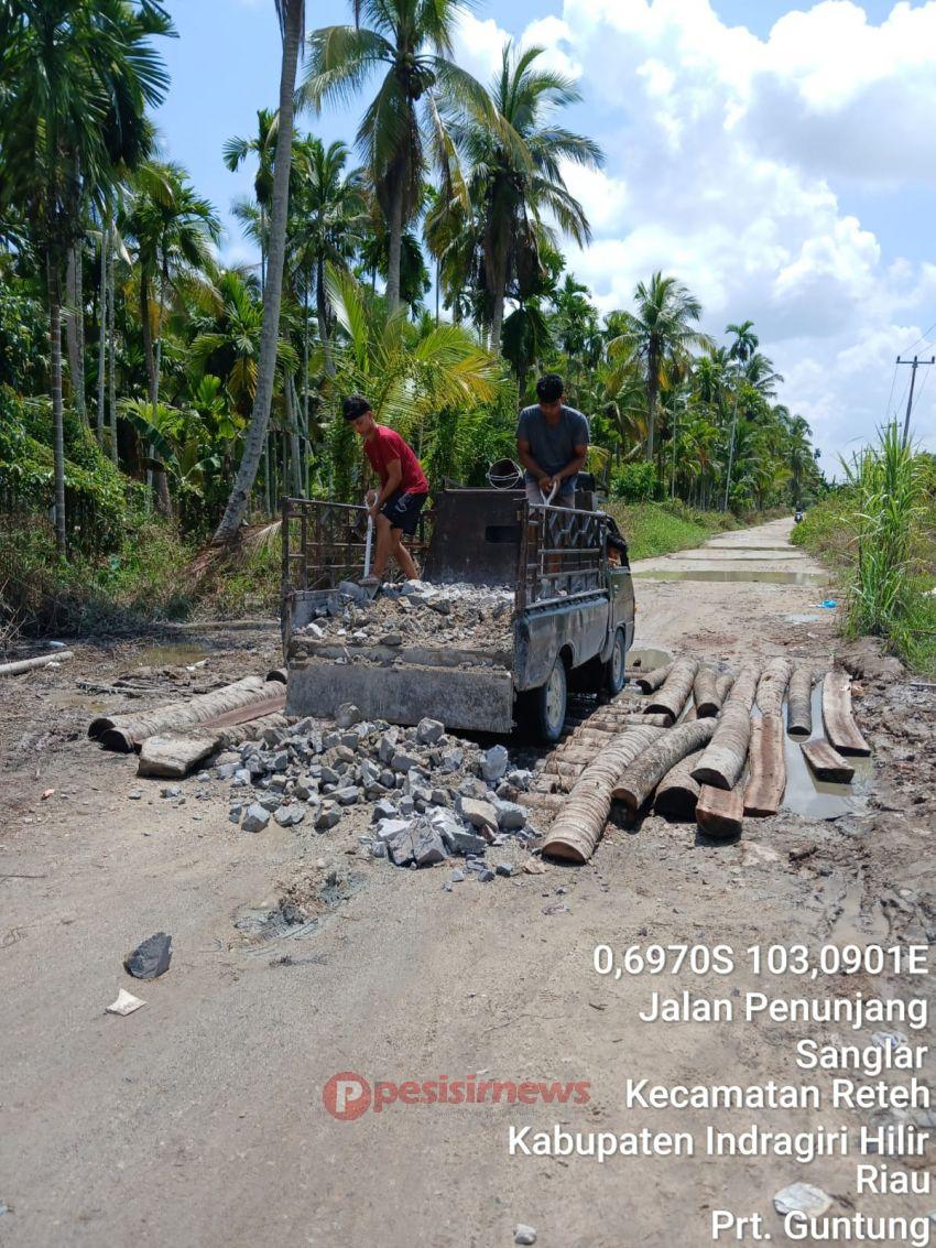 PUTRPKP Inhil Tangani Kembali Jalan Parit Guntung Sanglar