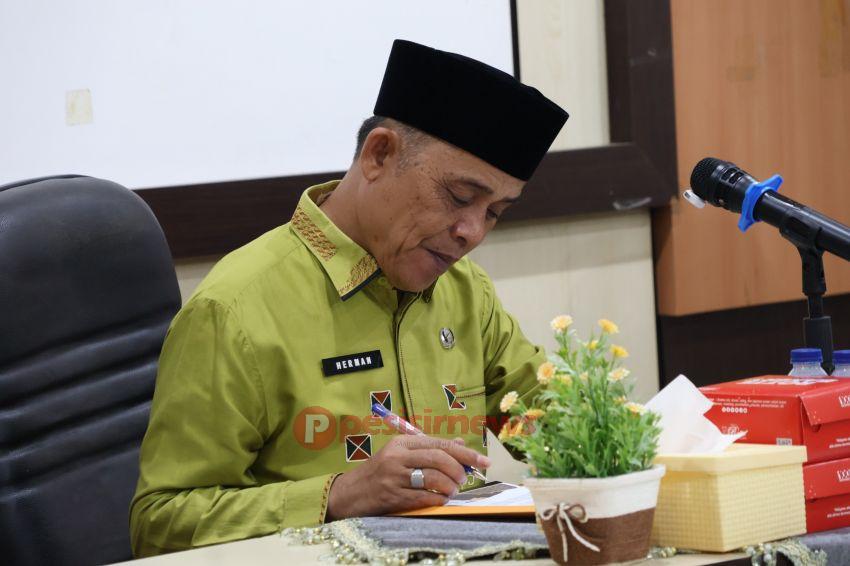 Bupati Inhil Pimpin Evaluasi Realisasi Fisik dan Keuangan, Dorong Percepatan Infrastruktur 2026