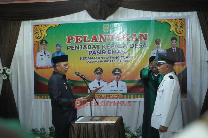 Bupati Herman Lantik pejabat Kepala Desa Pasir Mas