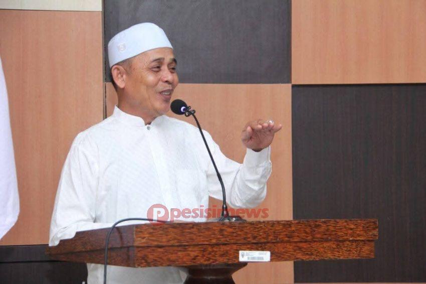 BUPATI INHIL HERMAN MELANGSUNGKAN TEPUK TEPUNG TAWAR CALON JEMASH HAJI INHIL