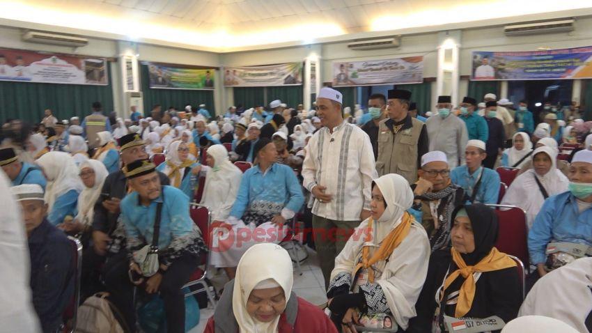 Bupati Herman Sambut Kepulangan 307 Jamaah Haji Inhil di Embarkasi Batam